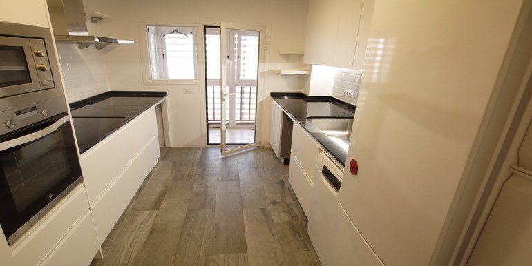 Piso 4 dormitorios alquiler Tres Cantos - foto 5